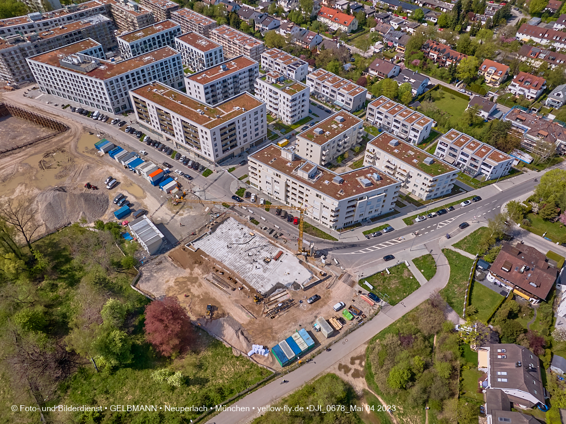 04.05.2023 - Luftbilder vom Alexisqaurtier und Pandion Verde in Neuperlach